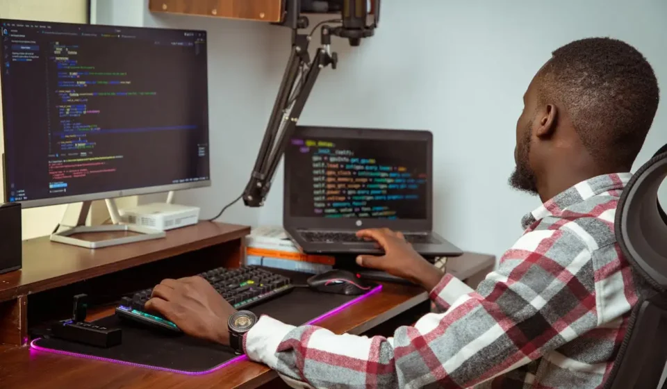 salaire-developpeur-back-end-python-php-node-js